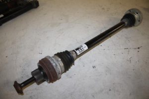 17823753 – 8K0501203M – Aandrijfas links-achter