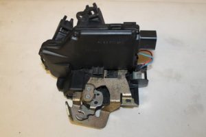 17794130 – 4B0839016B – Türschlossmechanik 4-türig rechts hinten