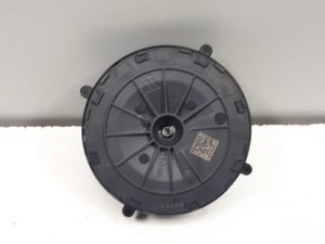 20228965 – 4N0959577A – Mirror motor, left