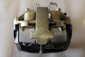 17794019 – 4D0615108A – Bremszange rechts vorne