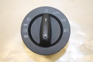 17799537 – 4F1941531D5PR – Licht Schalter