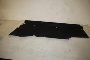 17832205 – 8T8825207B – Beschermplaat bodem