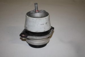 17825630 – 7L8199131A – Motorsteun