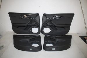 17821986 – 8W0867 – Portierbekleding 4Deurs links-voor