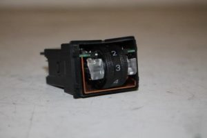 17831687 – 8E09635635PR – Sitzheizung Schalter