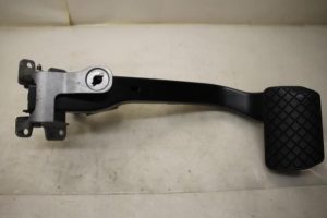 17796573 – 4E1723140A – Rempedaal