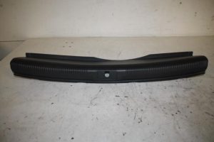 17816800 – 8T08634714PK – Afdekking slotvanger achter