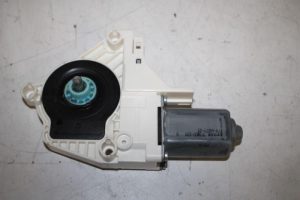 17829360 – 8K0959802B – Raammotor Portier
