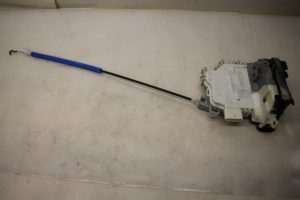 17796103 – 8J2837015C – Türschlossmechanik 4-türig links vorne