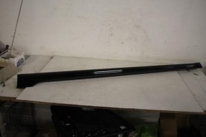 17819512 – 8W8853859 – Schwelle links