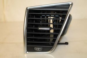 17794120 – 8R1820901JWVF – Luchtrooster Dashboard