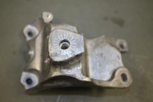 17820769 – 4H0199307AK – Motorsteun