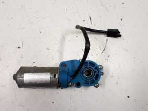 18922005 – 4D0959761B, 0390201627 – Sitzmotor