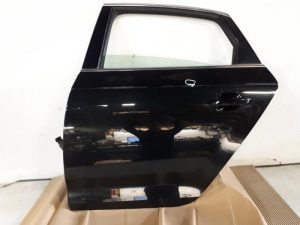 20586562 – 8W5833051CY9T – Tür 4-türig links hinten