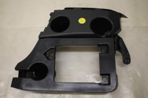 17797689 – 4G5807394C – Rear bumper bracket, right