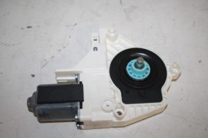 17803607 – 8K0959811A – Raammotor Portier