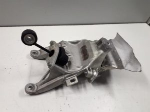 20021249 – 4M0199308BQ – Motorsteun