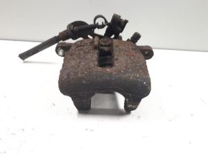 18322545 – 8E0615424H – Remklauw (Tang) rechts-achter