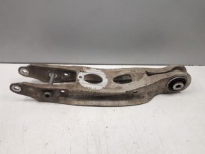 21868001 – 8W0505311H – Lower wishbone, rear right