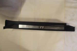 17786272 – 8N085349201C – Afdeklijst dorpel rechts