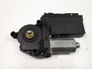 20347151 – 8E1959802B – Raammotor Portier