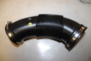 17794105 – 059129629B – Air intake hose