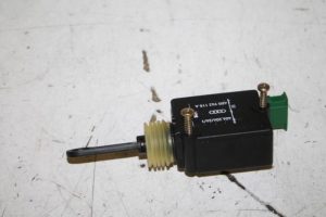 17810661 – 4B5962115A – Tailgate lock mechanism