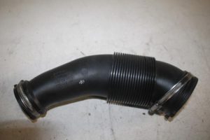 17806055 – 059129615L – Air intake hose