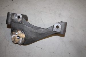 17825302 – 06E903143H – Steun (diversen)