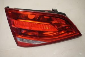 17801585 – 8K5945093D – Rücklicht links