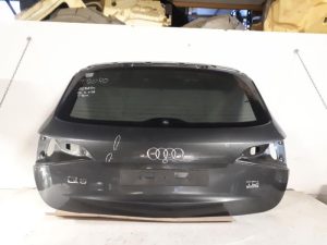 20189091 – 8R0827023CZ7S – Achterklep