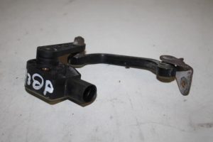 17818915 – 1T0907503 – Xenon hoogteregelaar