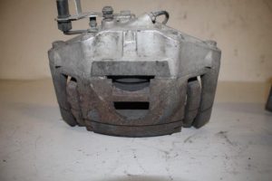 17817934 – 4F0615123 – Bremszange links vorne