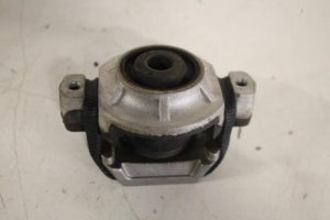 17826353 – 4E0399151BD – Gearbox mount