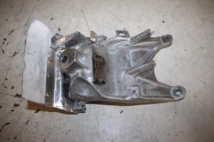 17824933 – 4M0199308AD – Motorsteun