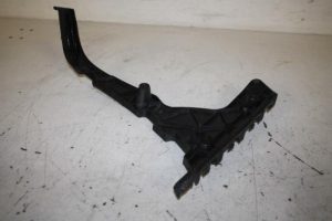 17815810 – 8R0807453C – Bumpersteun links-achter