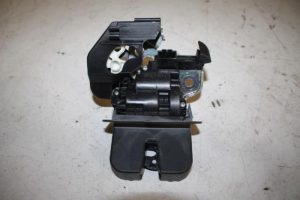 17823826 – 8R0827505A – Tailgate lock mechanism