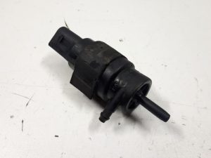 20178831 – 8K5955647 – Ruitensproeierpomp voor