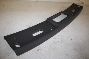 17821827 – 8F0867360B24A – Voorruitlijst