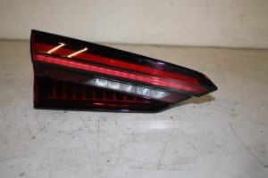 17831324 – 8W6945093G – Rücklicht links