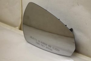 17797905 – 8V0857536L – Spiegelglas rechts