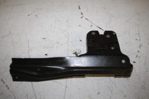 17810686 – 8N0827505A – Tailgate lock mechanism