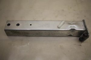 17799811 – 4H0806063E – Chassis bar, front