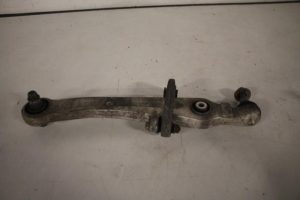 17833305 – 4E0407151L – Draagarm onder links-voor