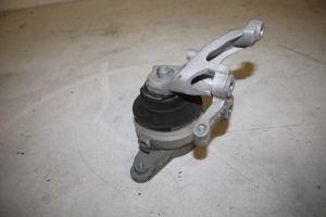 17821568 – 4E0399151CA – Gearbox mount