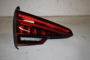 17818402 – 8W5945093B – Achterlicht links