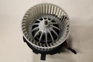 17786986 – 8K2820021C – Heizung Belüftungsmotor