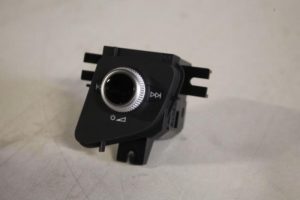 17820841 – 4M1919616B – Radiobedienings paneel