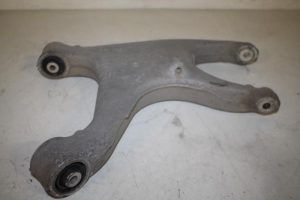 17818825 – 8K0505311J – Draagarm onder links-achter