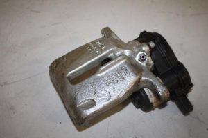 17826771 – 1K0615423A – Remklauw (Tang) links-achter